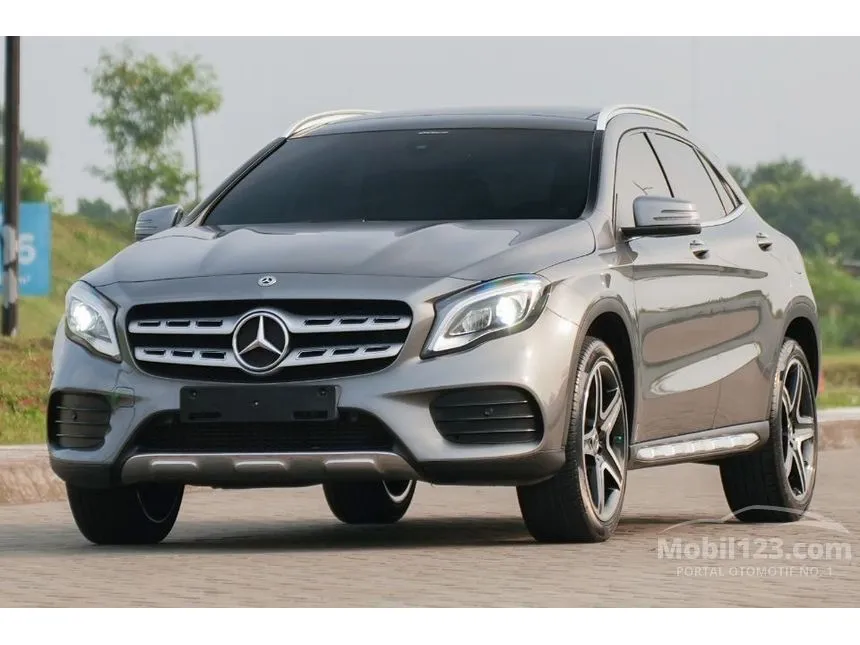 2019 Mercedes-Benz GLA200 AMG Line SUV