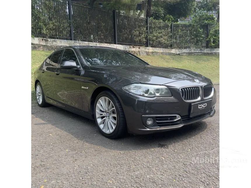 2014 BMW 528i Luxury Sedan