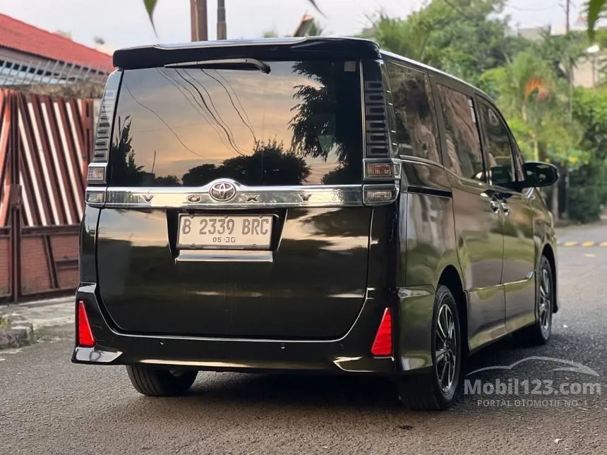 2020 Toyota Voxy MPV
