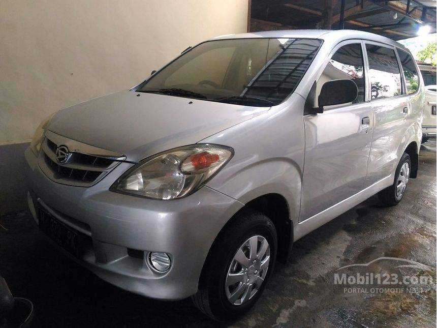 Jual Mobil Daihatsu Xenia 2010 Mi 1.0 di Jawa Timur Manual 