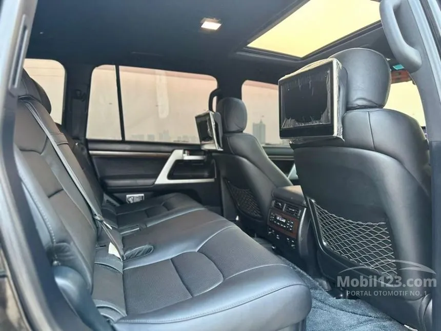 2014 Toyota Land Cruiser 200 Full spec SUV