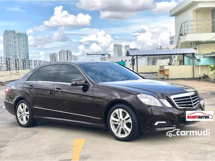 2010 Mercedes-Benz E300 Avantgarde AMG Sedan