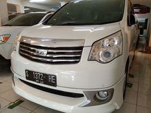 2013 Toyota NAV1 2.0 V MPV
