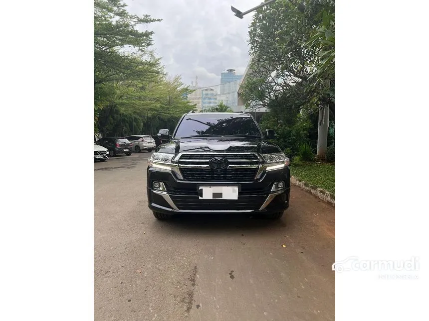 2017 Toyota Land Cruiser 200 VX-R SUV