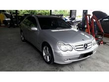 2003 Mercedes-Benz C240 2.6 Sedan