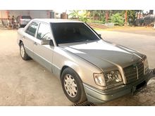 1994 Mercedes-Benz E320 3.2 3.2 Manual Sedan
