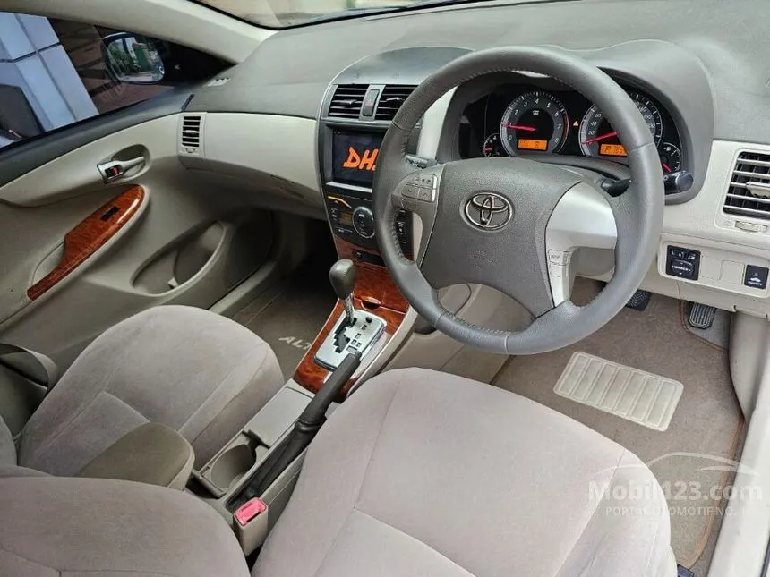 2010 Toyota Corolla Altis G Sedan