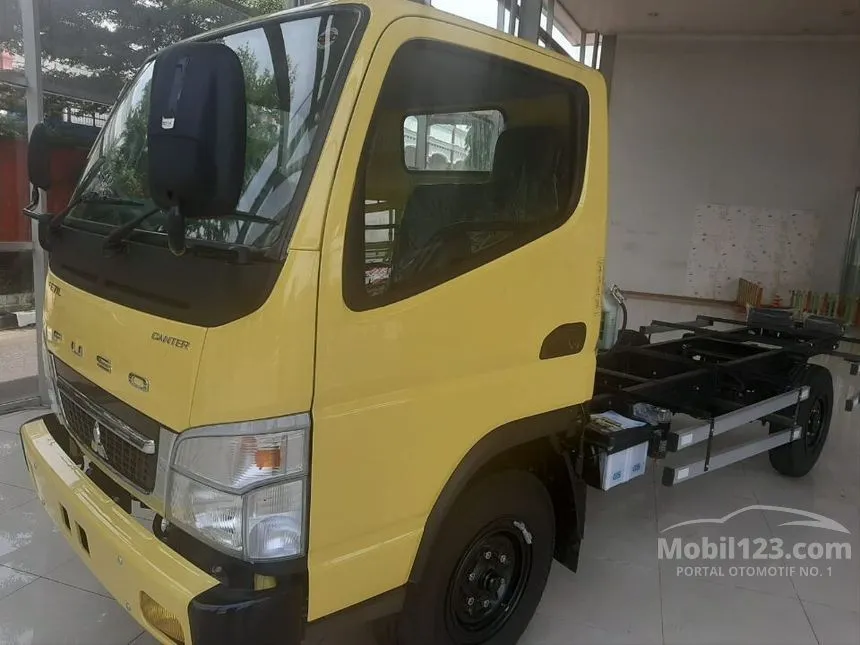 Jual Mobil Mitsubishi Canter 2023 FE 71 L 3.9 di Jawa Tengah Manual Trucks Kuning Rp 469.000.000