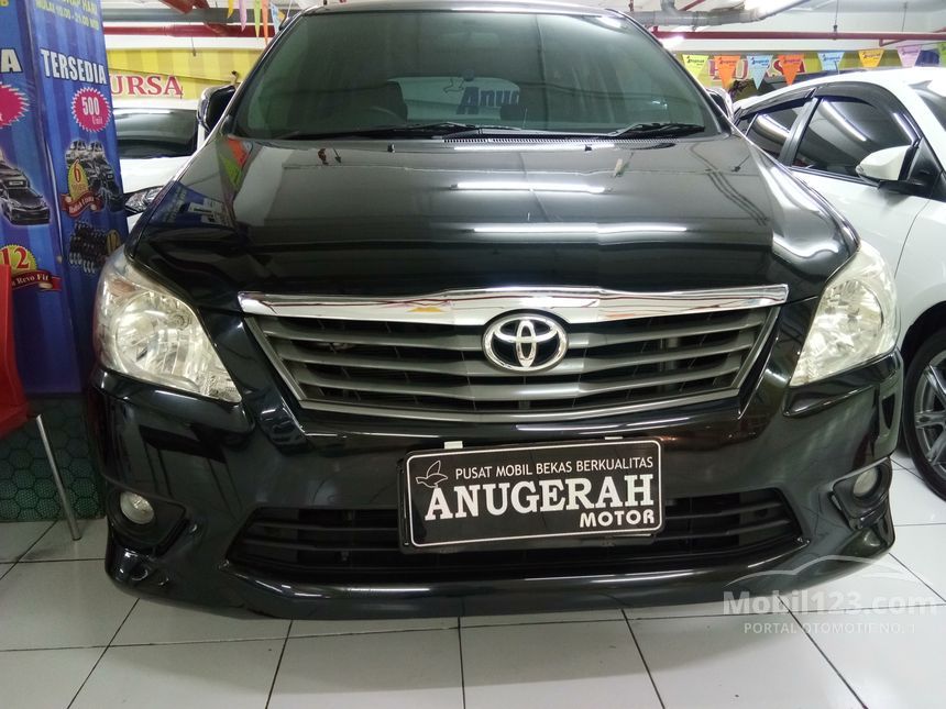 Jual Mobil  Toyota Kijang Innova  2013  E 2 5 di Jawa Timur 