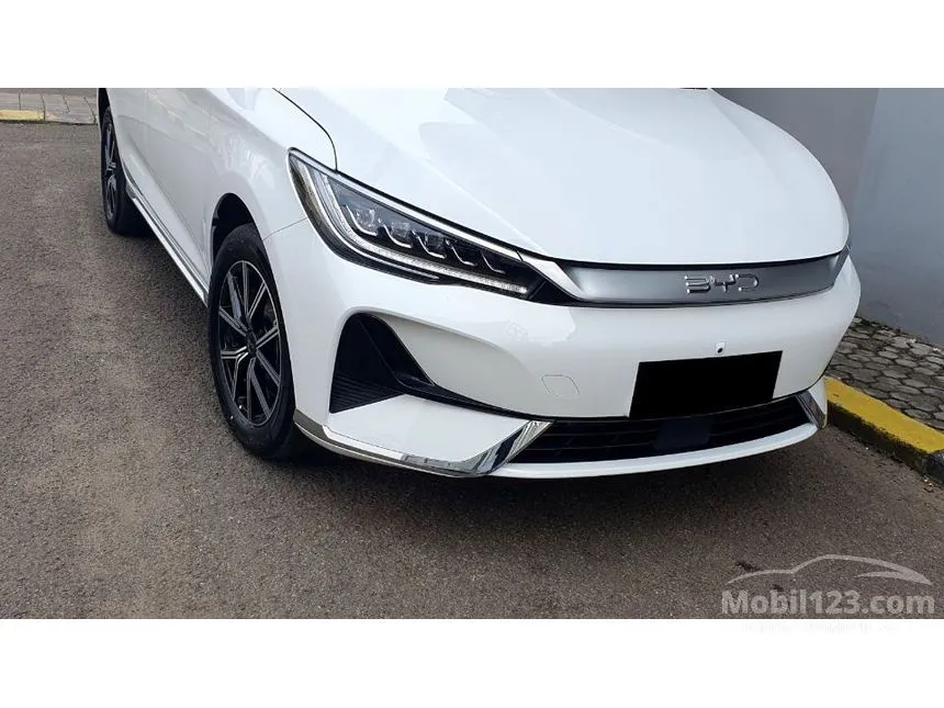 2025 BYD M6 Superior Captain 6-seater MPV