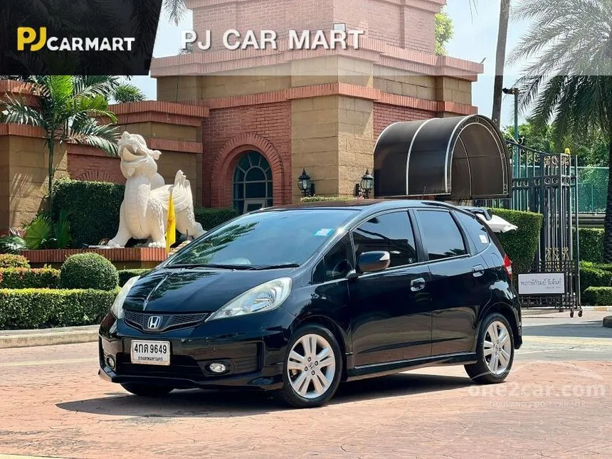 2013 Honda Jazz SV i-VTEC Hatchback
