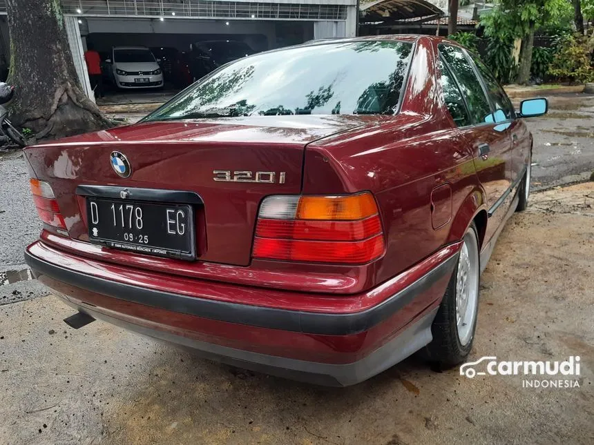 1995 BMW 320i 2.0 Manual Sedan