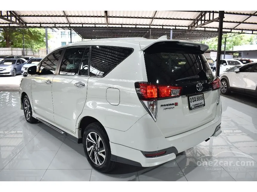 2022 Toyota INNOVA Crysta Wagon