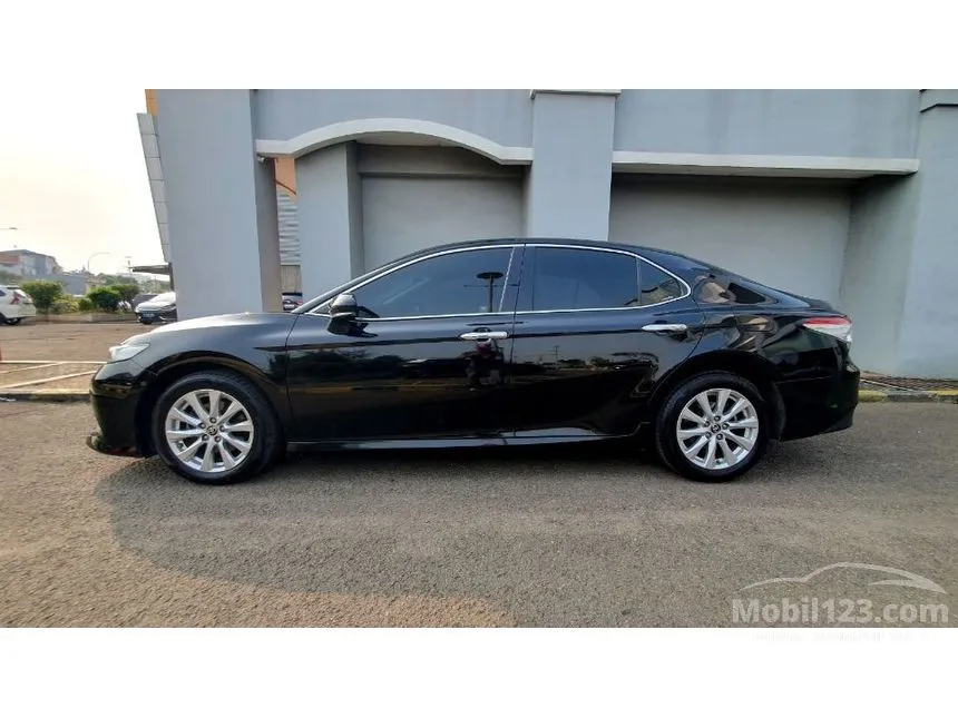 2019 Toyota Camry V Sedan