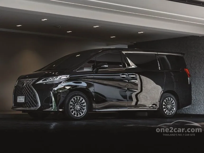 2021 Lexus LM300h Executive Van