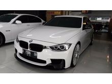 2013 BMW 320i 2.0 Luxury Sedan