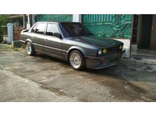 1990 BMW 318i 1.8 1.8 Manual Sedan