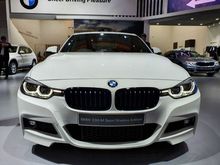 PROMO GIIAS 2019 SPESIAL DISKON BONUS TERBESAR TERBAIK SE INDONESIA DIJAMIN PUAS UNTUNG NIK 2019 BMW 330i 2.0 M Sport Shadow Edition Sedan