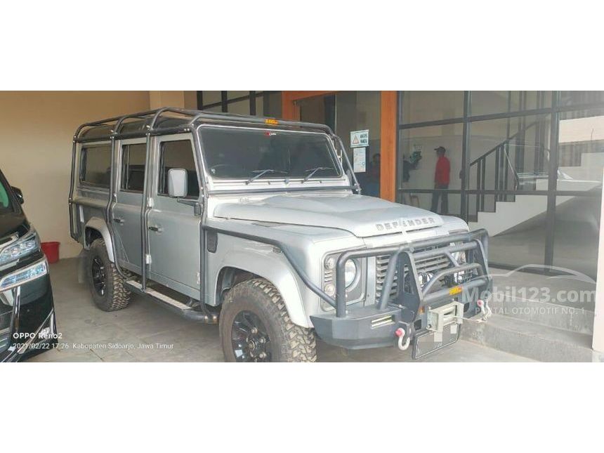 Jual Mobil Land Rover Defender 2014 110 2 2 Di Jawa Timur Manual Suv Silver Rp 1 750 000 000 7646762 Mobil123 Com