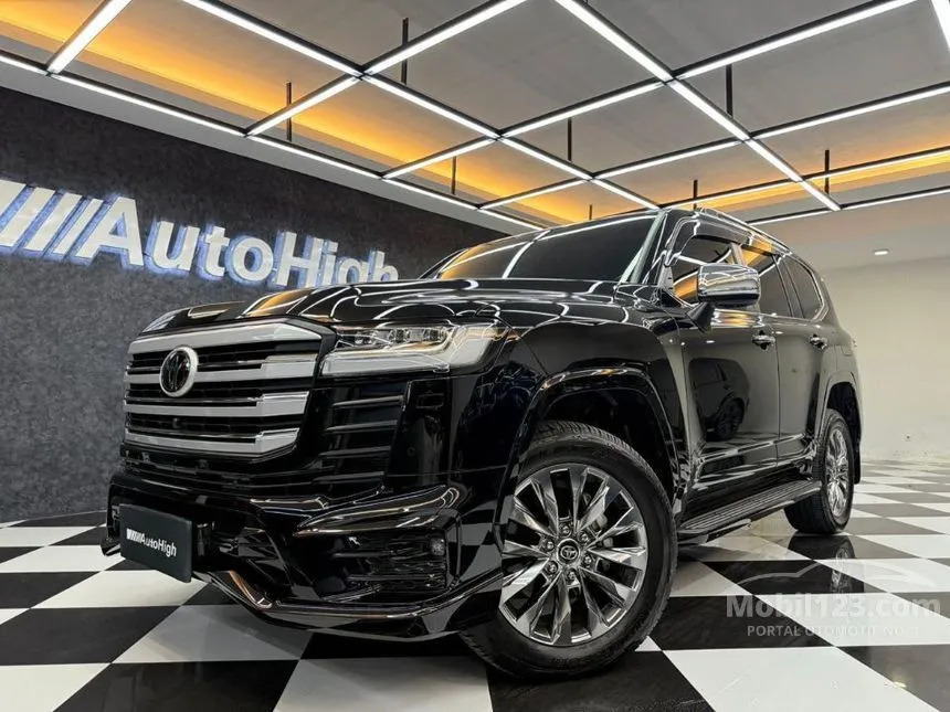 2025 Toyota Land Cruiser 300 VX-R SUV