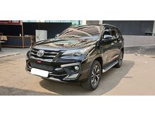 2018 Toyota Fortuner 2.4 TRD SUV hitam pajak panjang kredit bisa dibantu