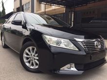 Toyota Camry 2.5 VVTI AT Hitam 2014 FACELIF