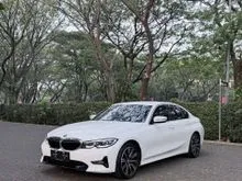 2022 BMW 320i 2.0 Sport Sedan Pre LCI Tahun 2022 Faktur 2023