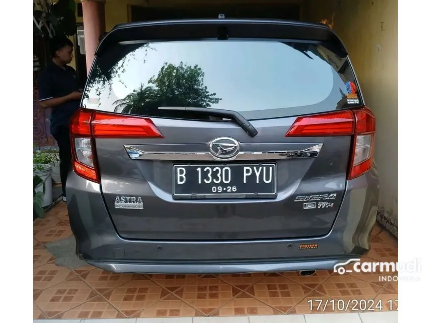 2016 Daihatsu Sigra R Deluxe MPV