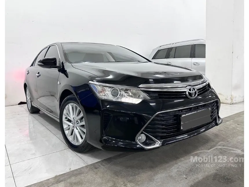2017 Toyota Camry V Sedan