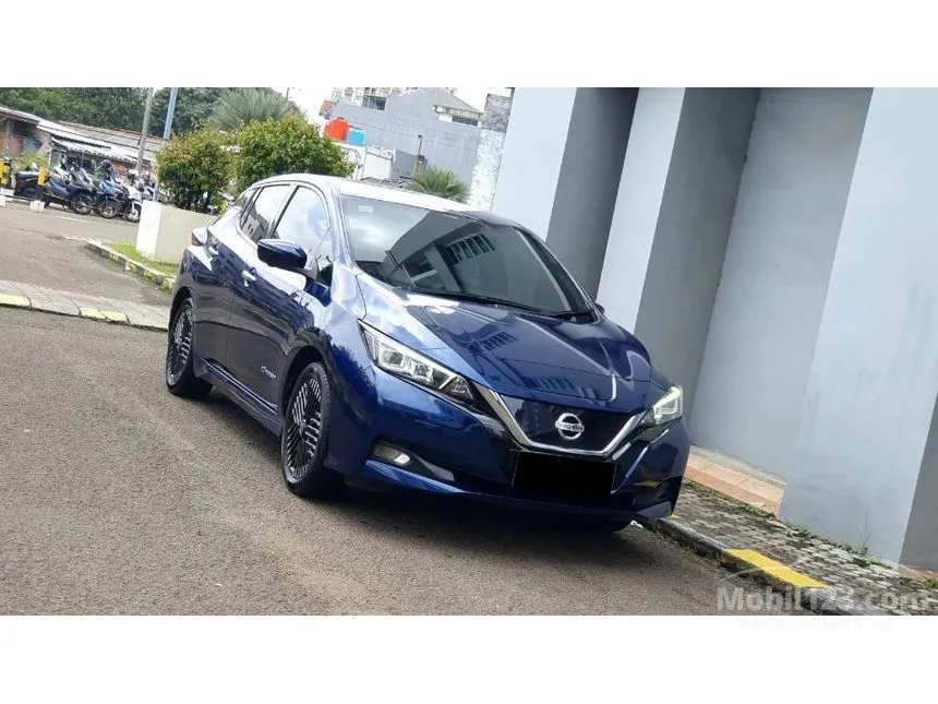 2021 Nissan Leaf (1 Tone) Hatchback