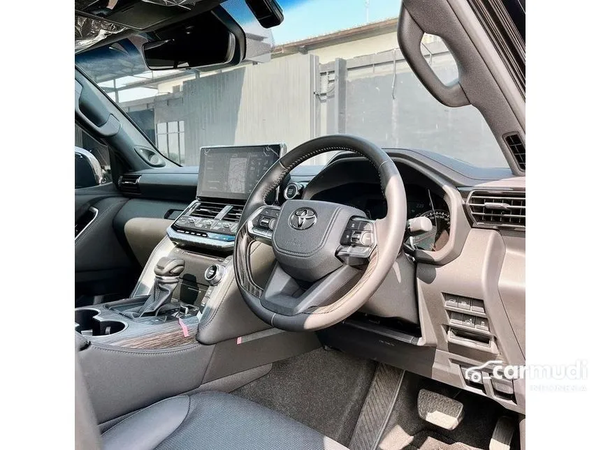 2025 Toyota Land Cruiser 300 VX-R 70th Anniversary SUV