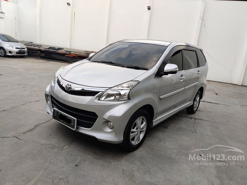 Jual Mobil Toyota Avanza  2014 Luxury  Veloz  1 5 di Jawa 