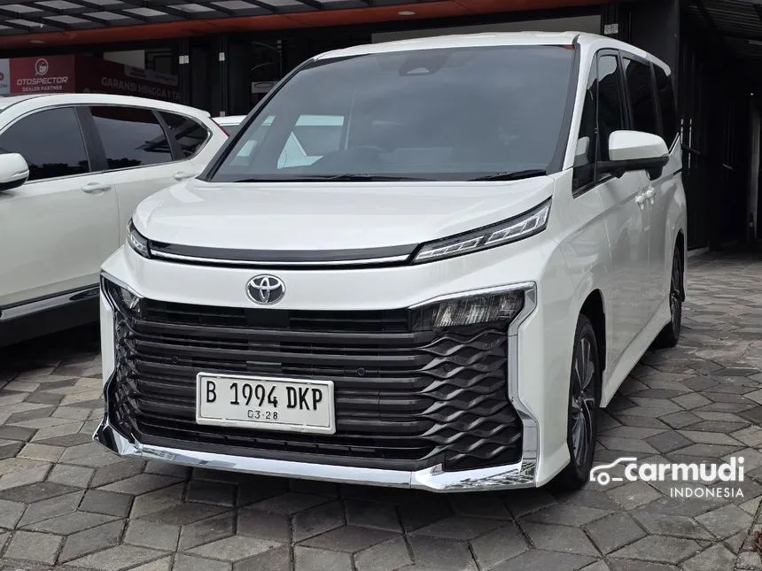 2023 Toyota Voxy (Premium Color) MPV