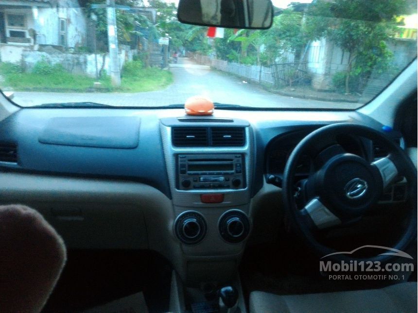 2013 Daihatsu Xenia R MPV