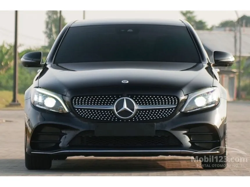 2019 Mercedes-Benz C300 AMG Line Sedan