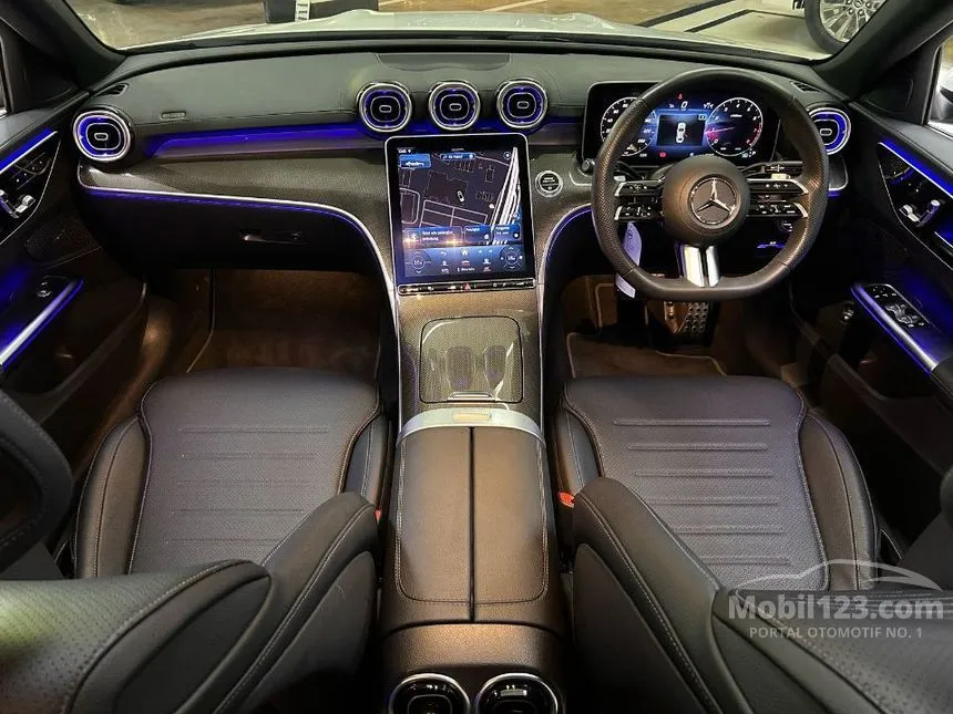 2023 Mercedes-Benz C300 AMG Line Sedan