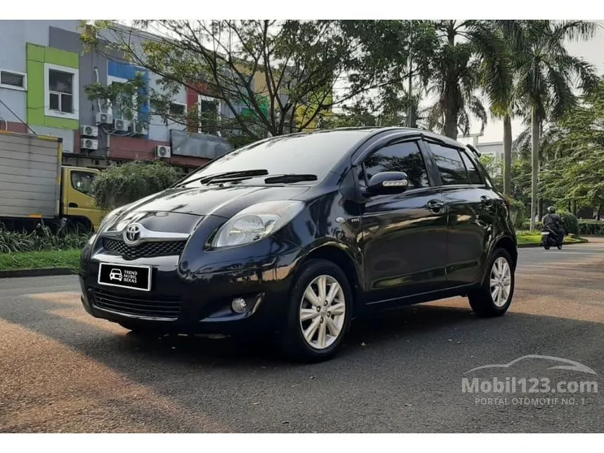 2011 Toyota Yaris E Hatchback