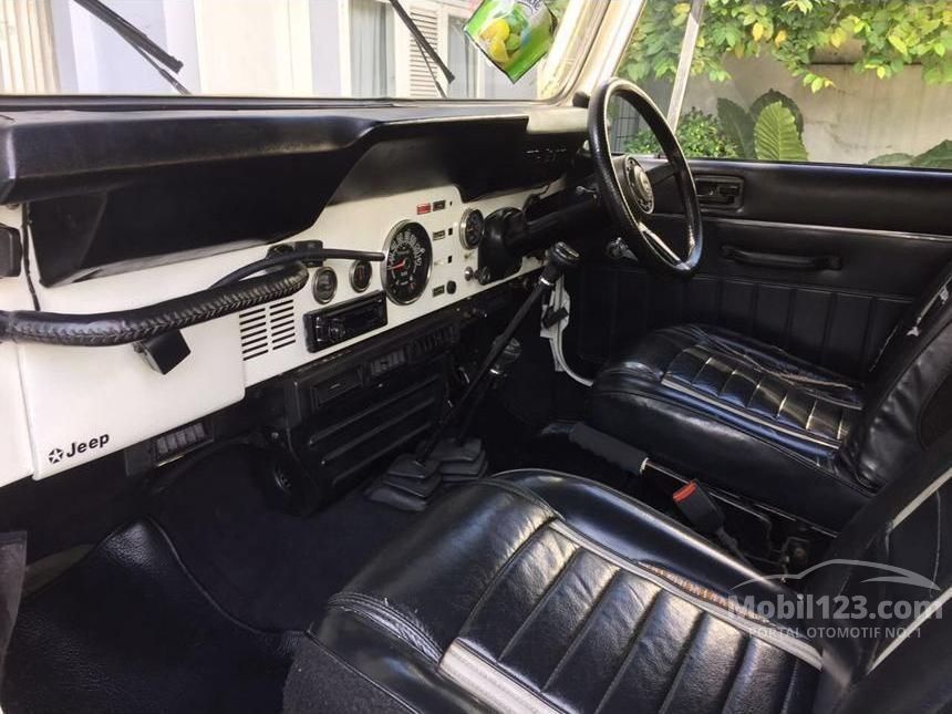 interior cj7