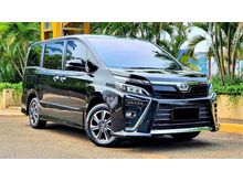 2018 Toyota Voxy 2.0 R80 Wagon AT Matic Hitam Metalik, LOW KM 20 Ribuan, TERAWAT ISTIMEWA, HARGA SPECIAL COVID, KREDIT MUDAH SIAP DIBANTU