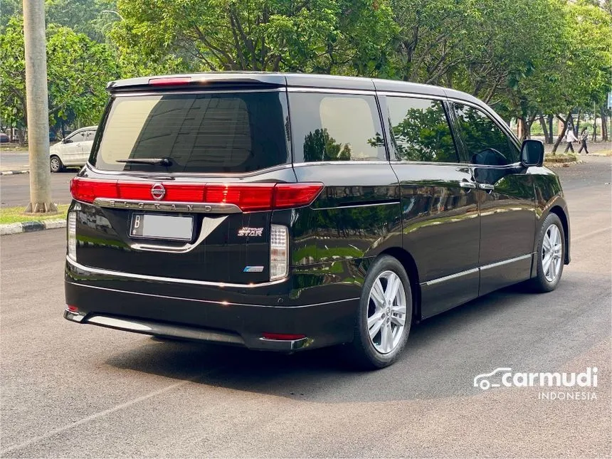 2013 Nissan Elgrand Highway Star MPV