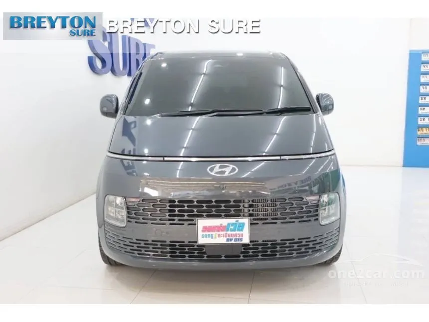 2022 Hyundai Staria SEL Van