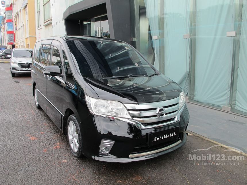 Nissan serena 2013