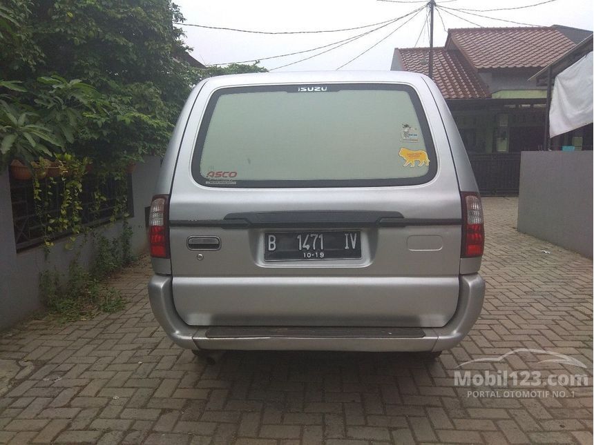 Jual Mobil  Isuzu  Panther  2004 LV  2 5 di Jawa Barat Manual 