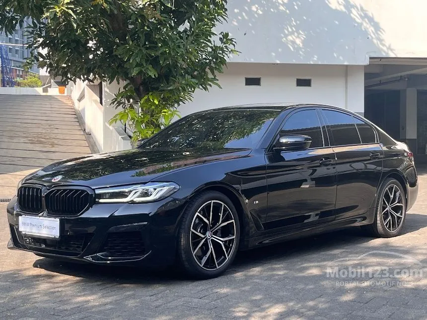 2023 BMW 520i M Sport Sedan