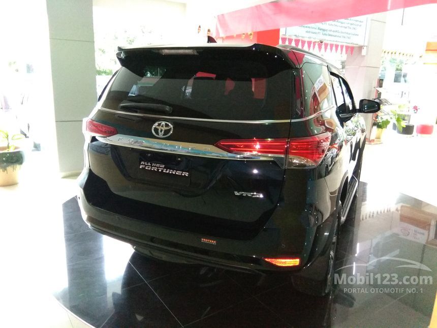 Jual Mobil  Toyota  Fortuner 2019 VRZ  2 4 di Banten 