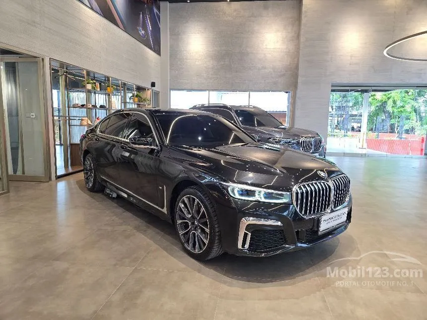 2021 BMW 730Li M Sport Sedan