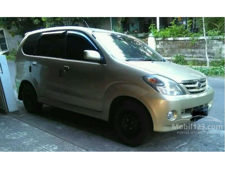 Jual Mobil Toyota Avanza 2004 G 1.3 di Yogyakarta Manual MPV Emas Rp 77