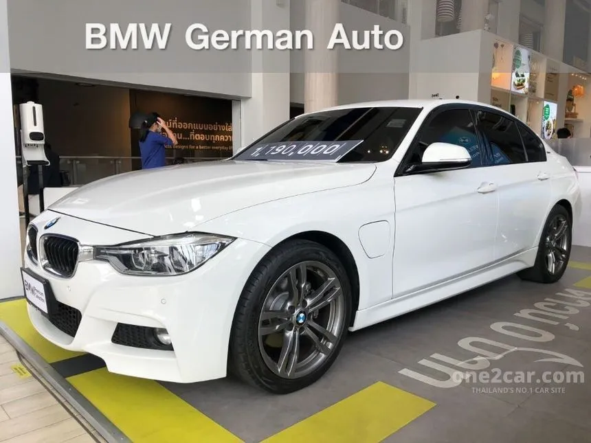 2016 BMW 330e M Sport Sedan
