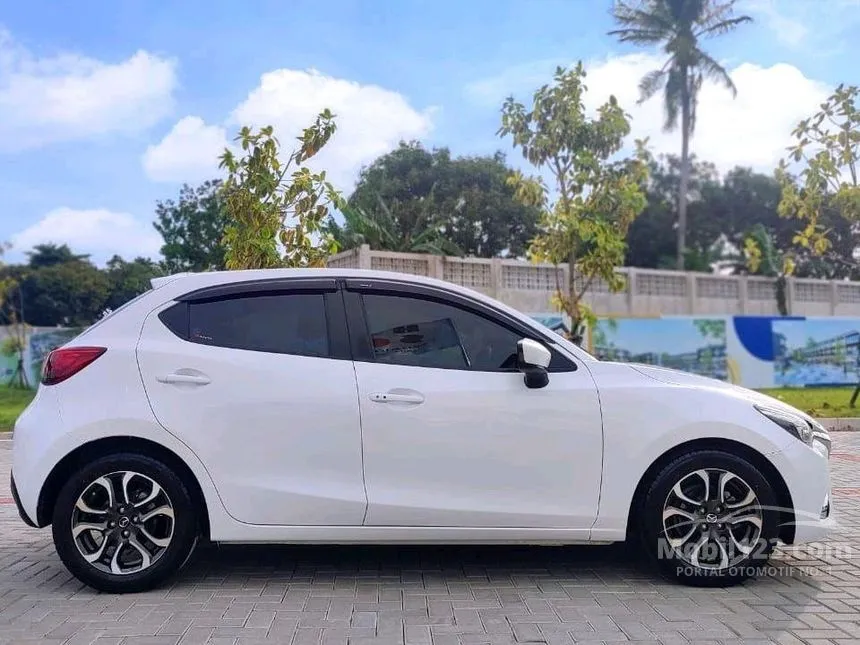 2016 Mazda 2 R Hatchback
