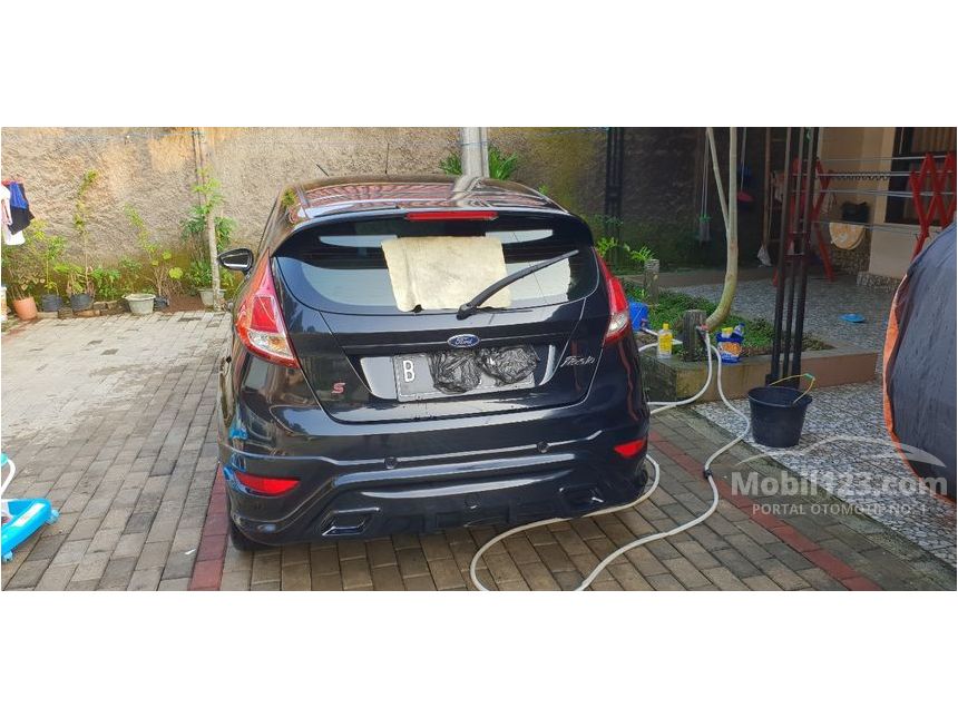 Jual Mobil  Ford  Fiesta  2014 Sport 1 5 di Jawa  Barat  